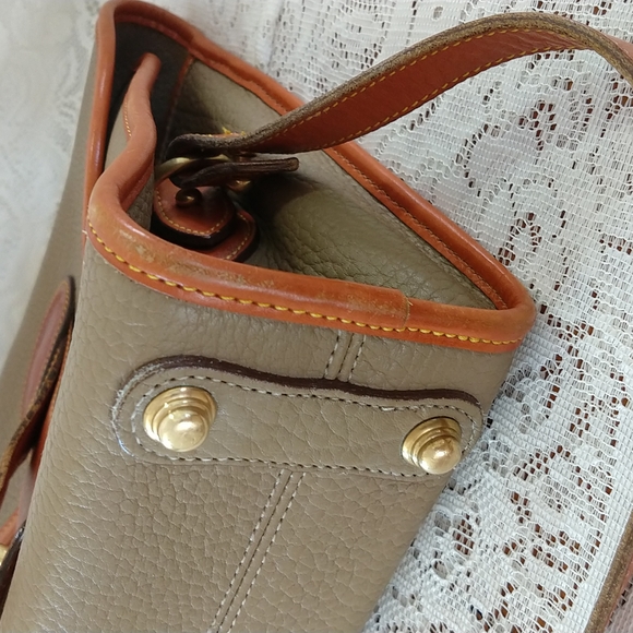 Vintage Dooney and Bourke  crossbody - Picture 12 of 14